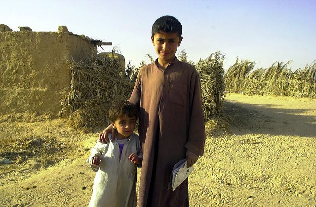 Iraqi Children-Photographs of the Children in Iraq-William E. Thompson